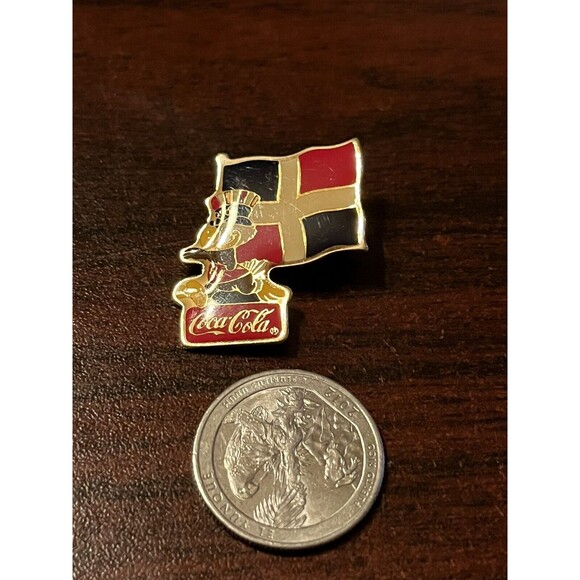 Vintage LA Olympics Coca Cola Sam Eagle Dominican Republic Flag Lapel Pin - Picture 2 of 3